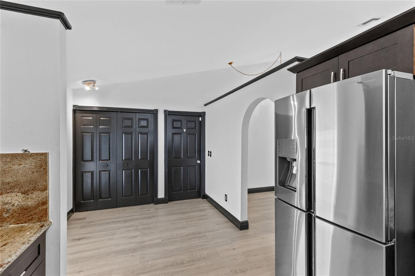 2133 MEADOWMOUSE ST — photo 11