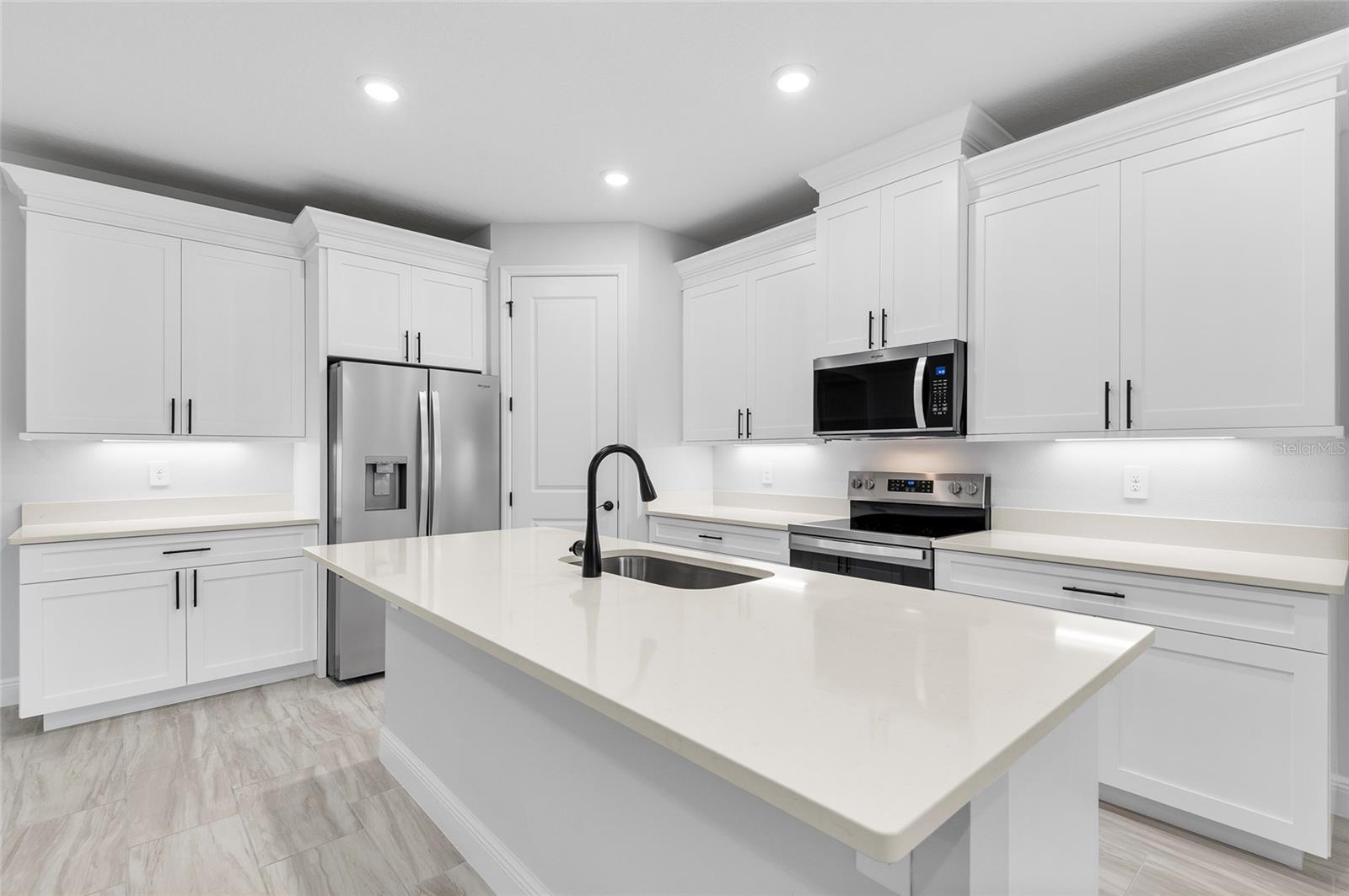 371 MILLER RD — photo 4
