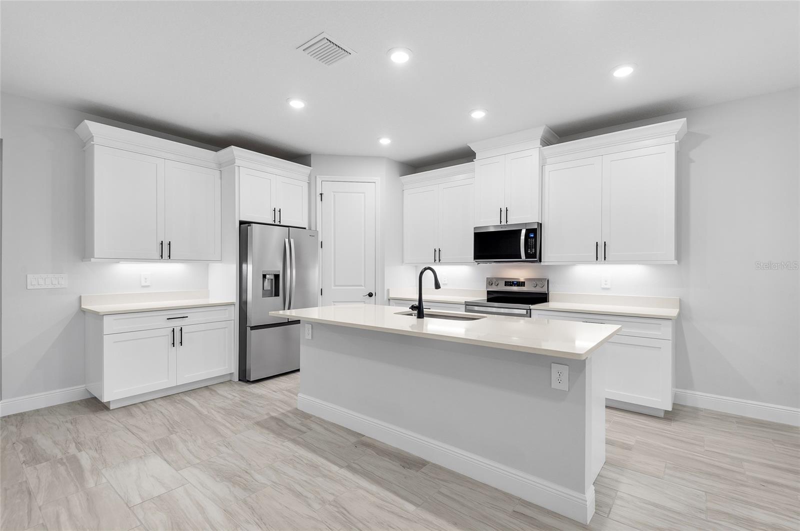 371 MILLER RD — photo 8