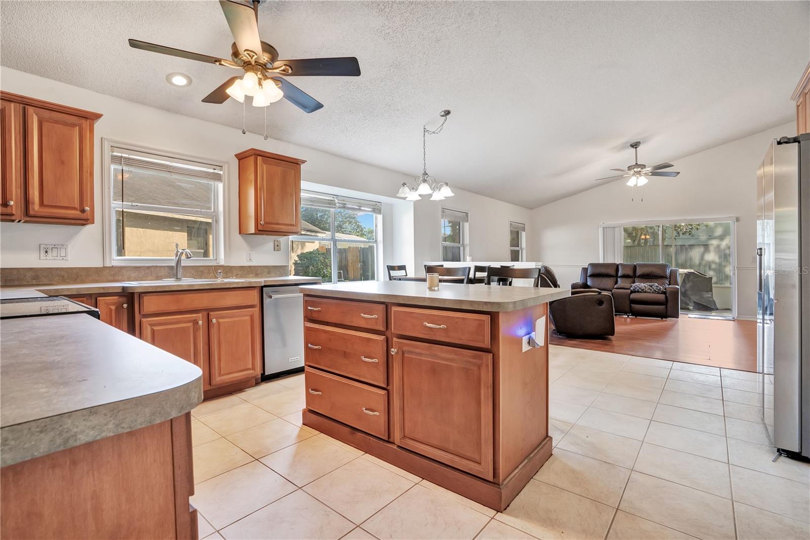640 LANCE CT — photo 3