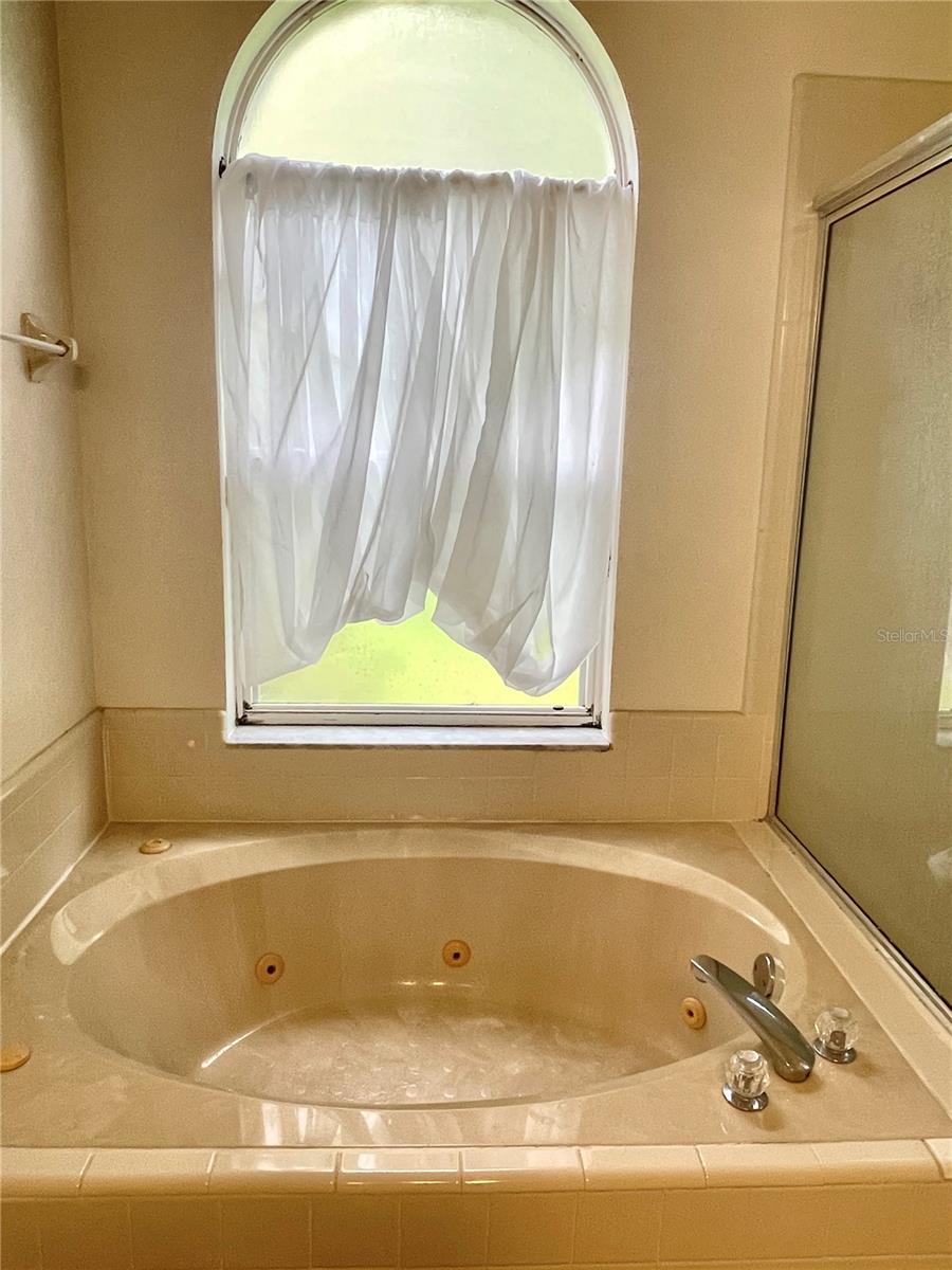 521 LEXINGDALE DR — photo 12