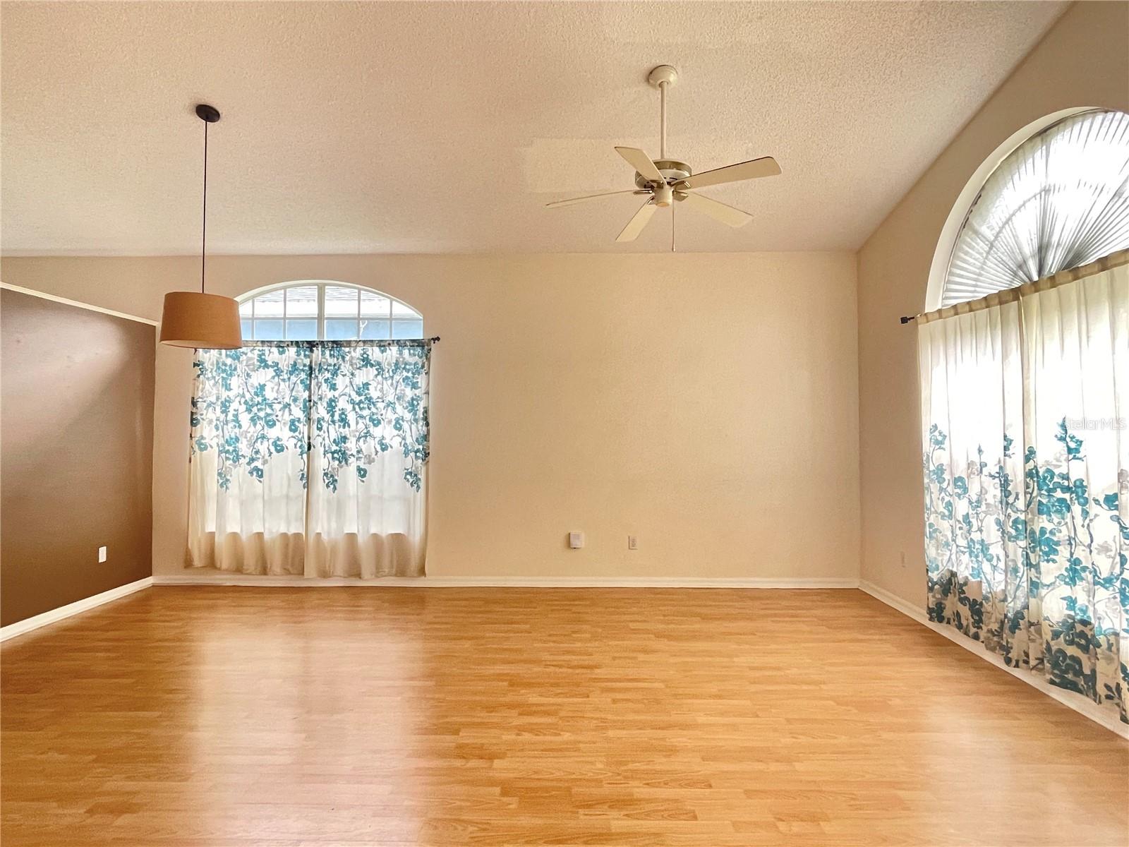 521 LEXINGDALE DR — photo 5