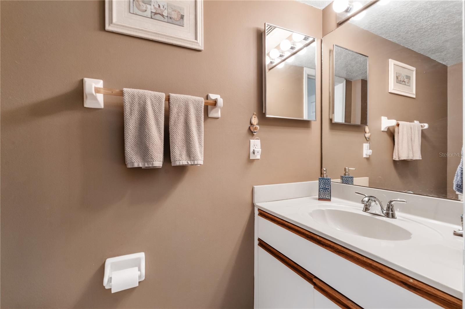 4807 COACHMANS DR #2403 — photo 11