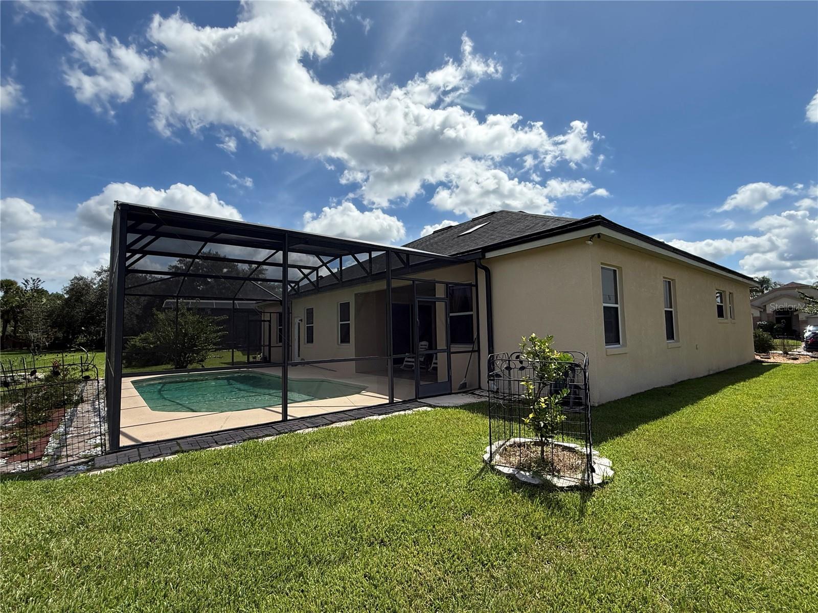 646 CEDAR FOREST CIR — photo 3