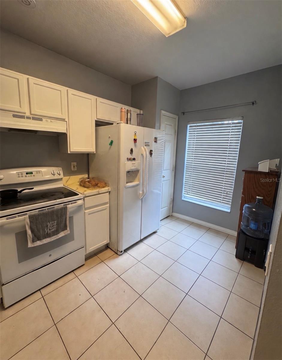 1050 VINELAND PL — photo 6