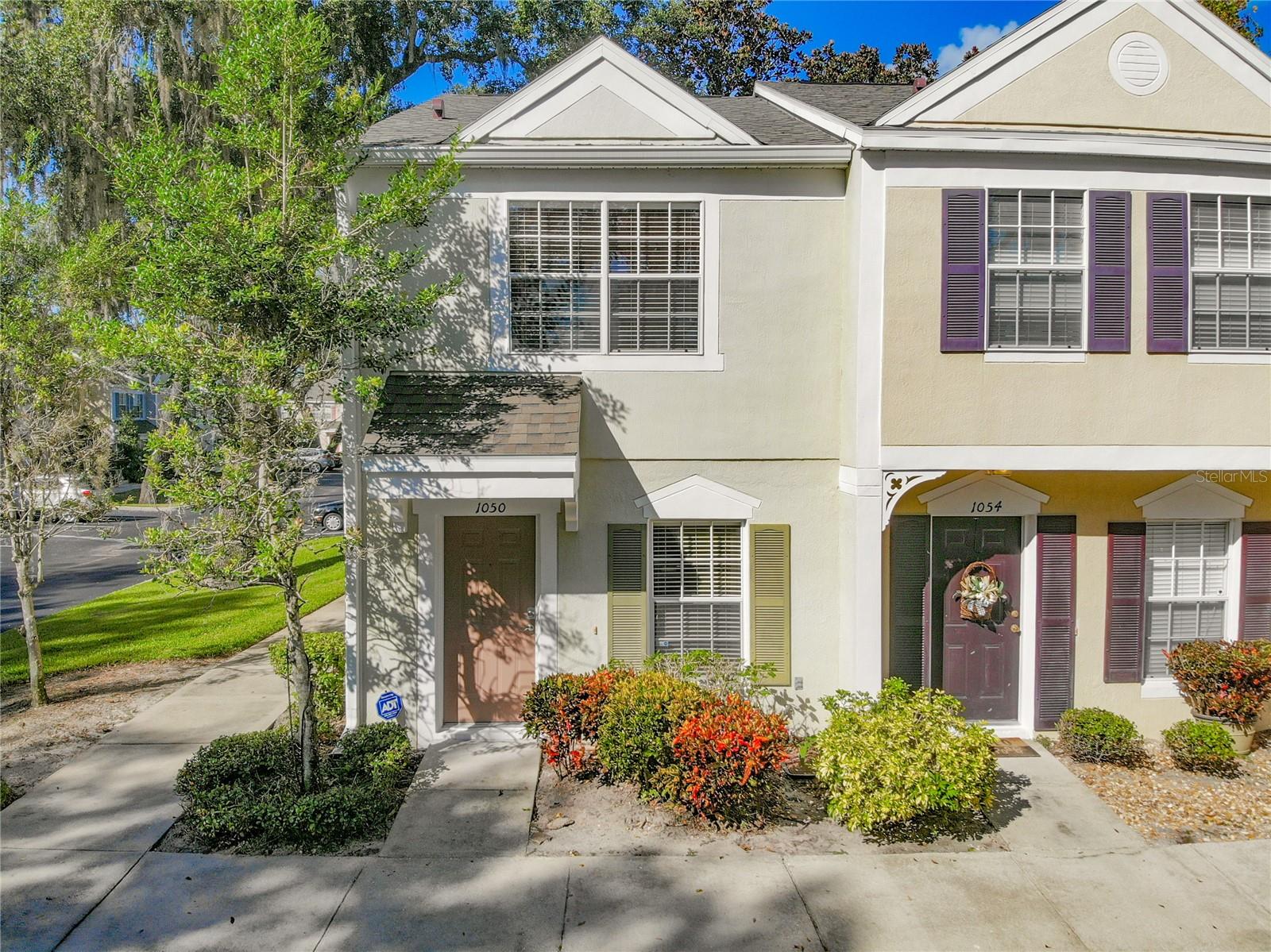 1050 VINELAND PL