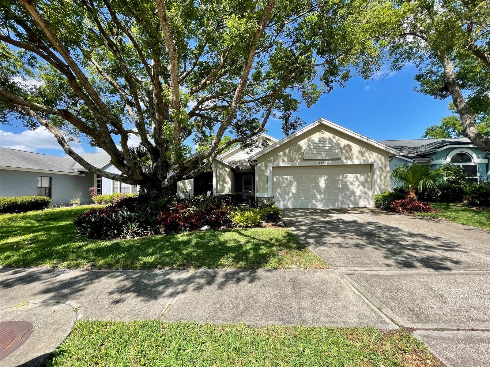 878 E CHARING CROSS CIR — photo 4