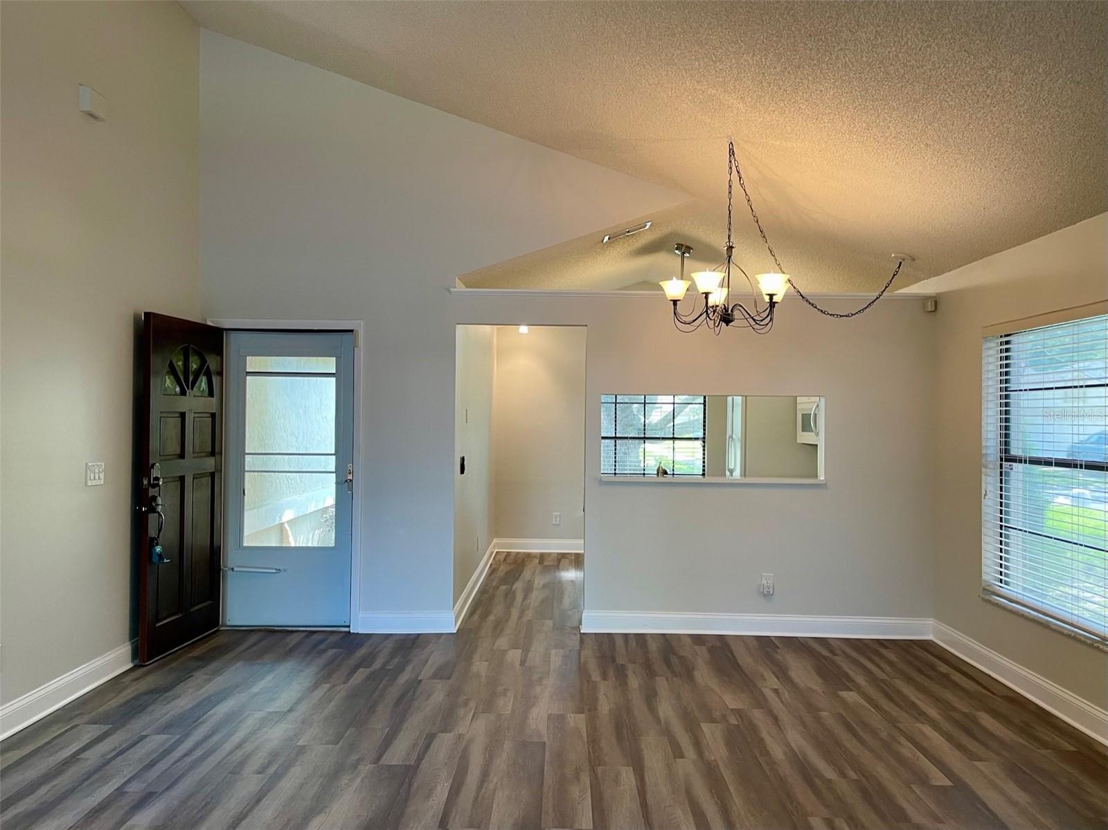 878 E CHARING CROSS CIR — photo 8