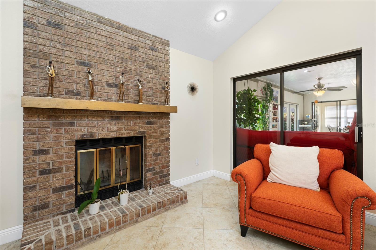 6729 EDGEWORTH DR — photo 7