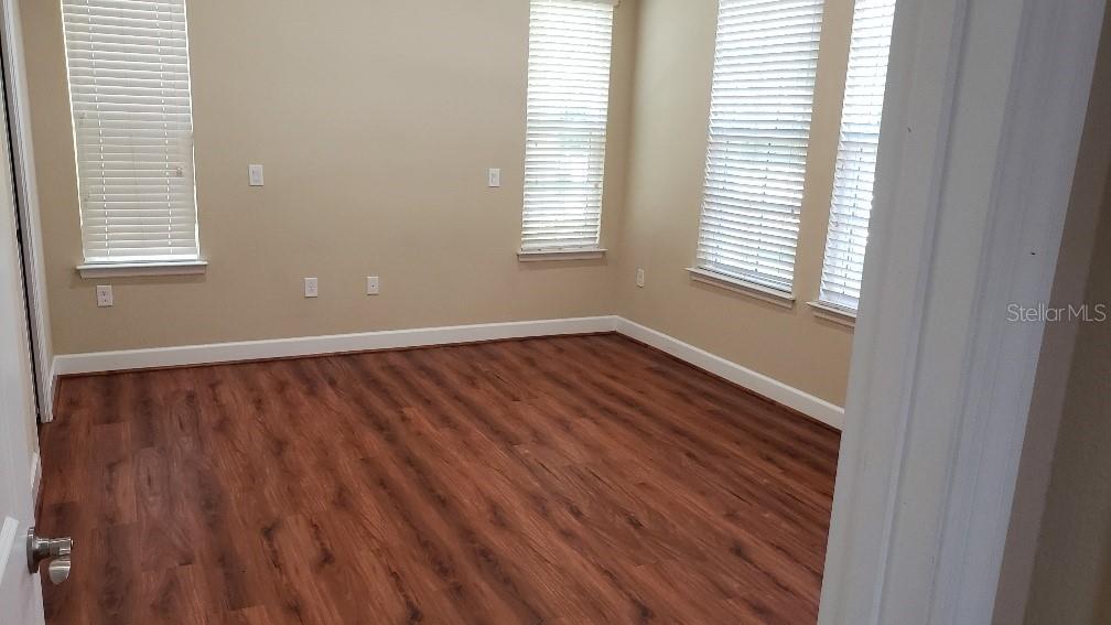 13818 ELIOT AVE — photo 3