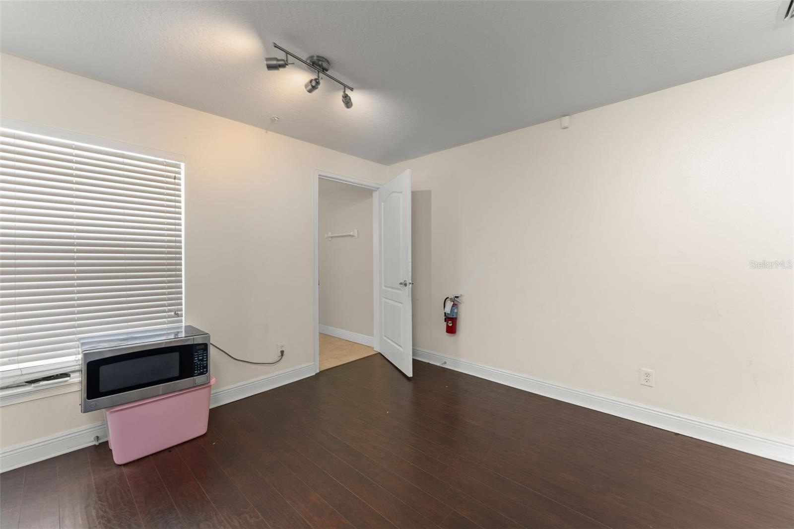 136 S BUMBY AVE #2 — photo 10