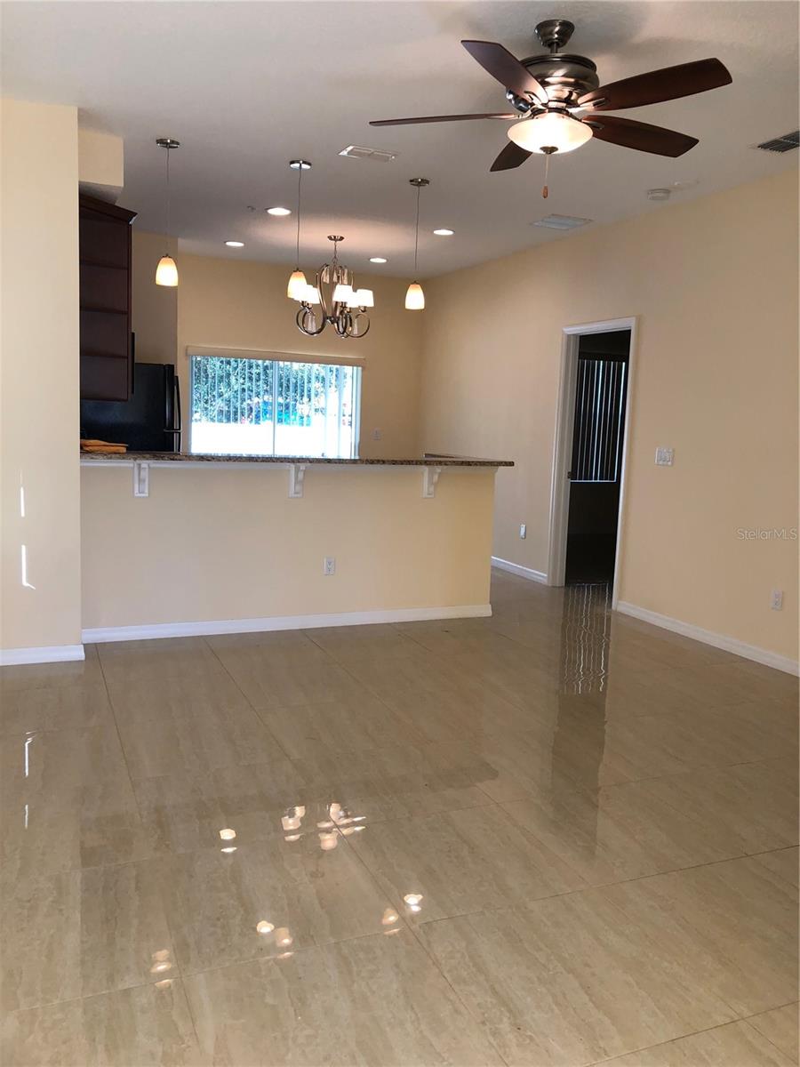 2043 ROYAL VISTA CT — photo 5