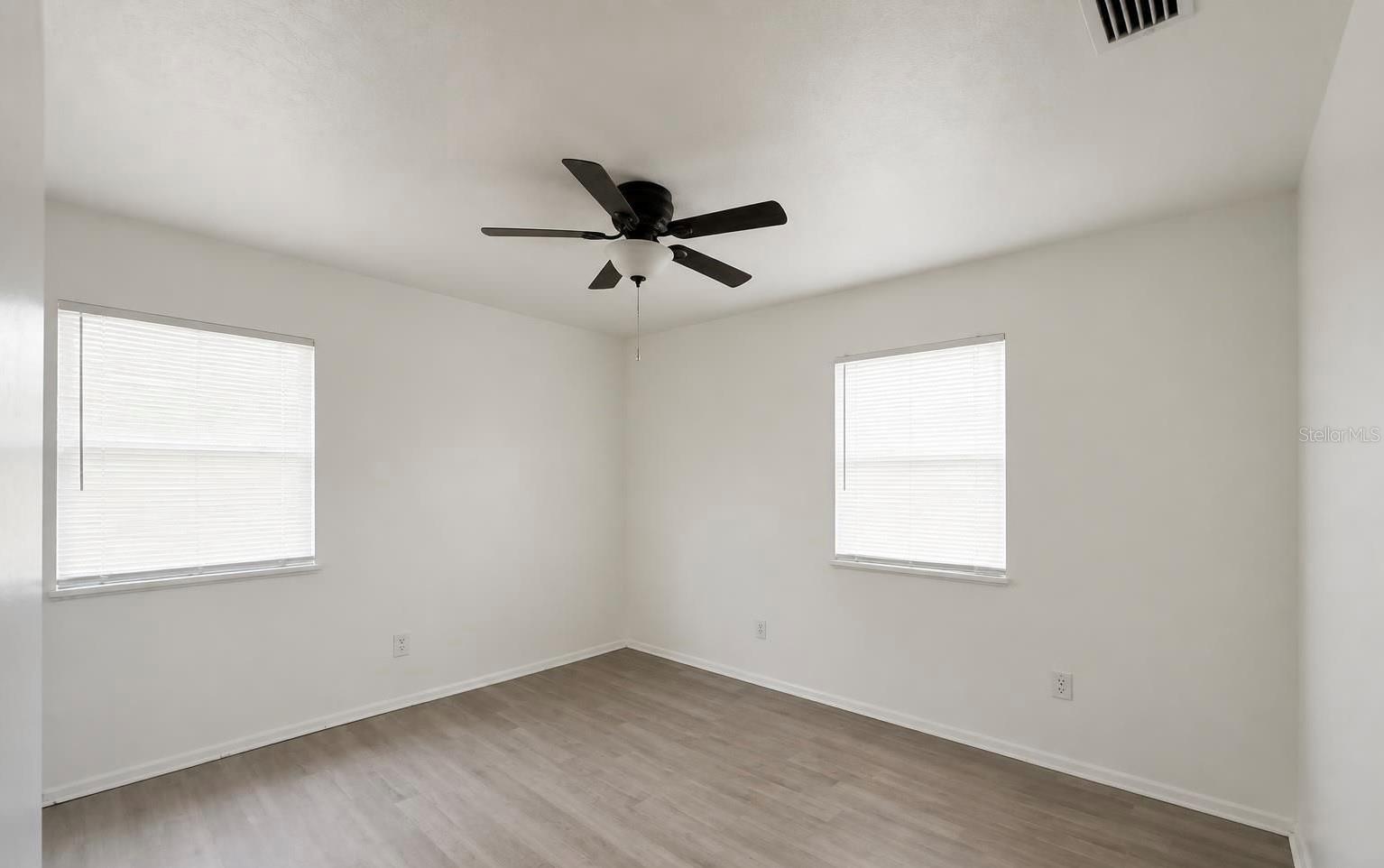 2331 NANSEN AVE — photo 3