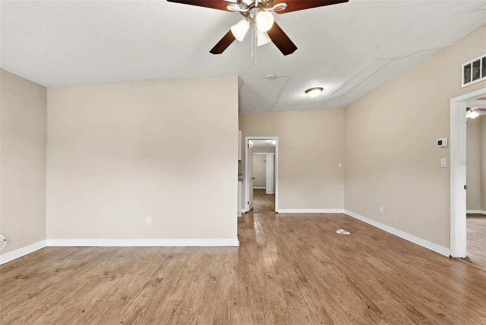 6138 OAKCREST CIR — photo 11