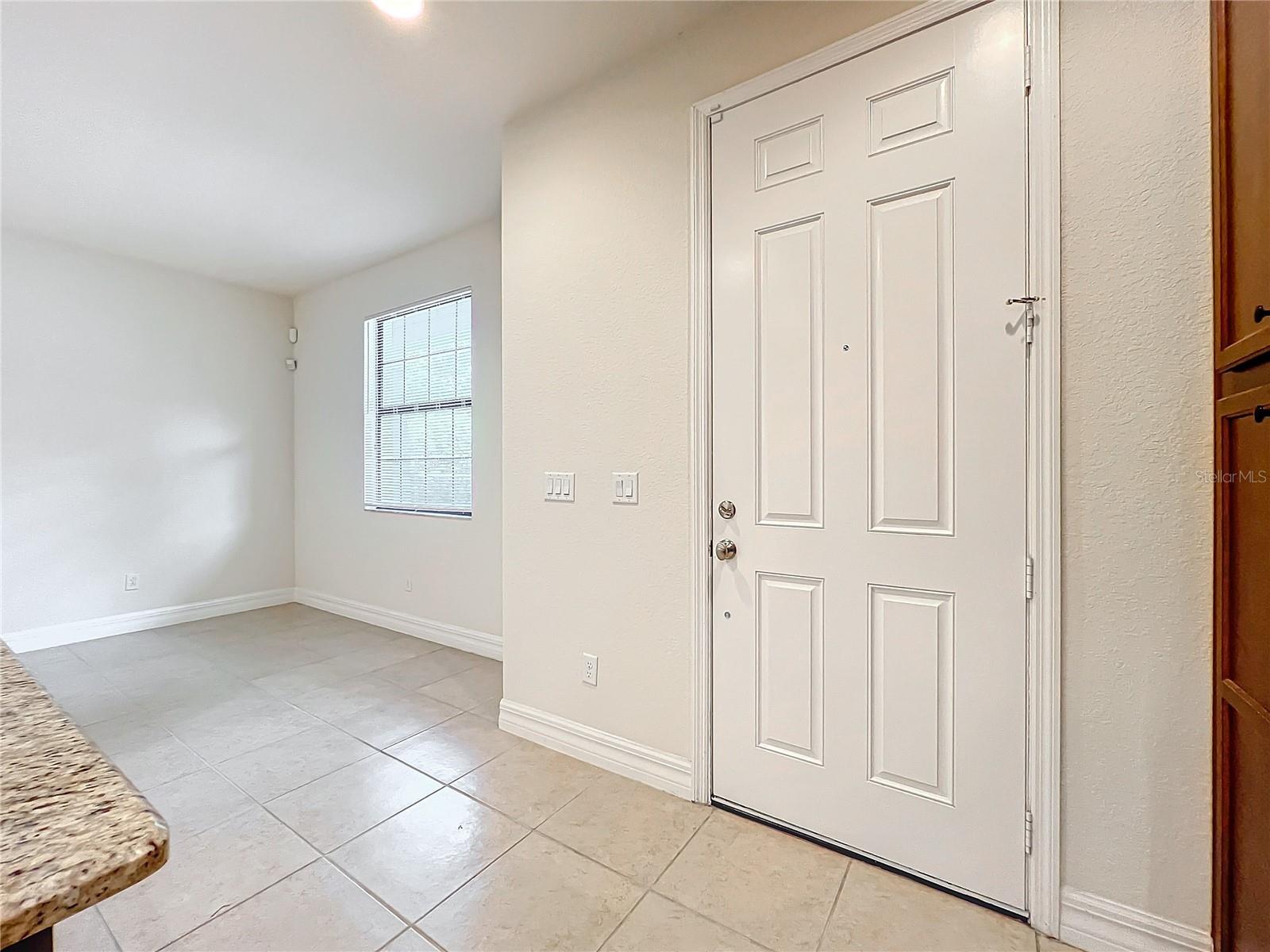 10059 EAGLE CREEK CENTER BLVD — photo 10