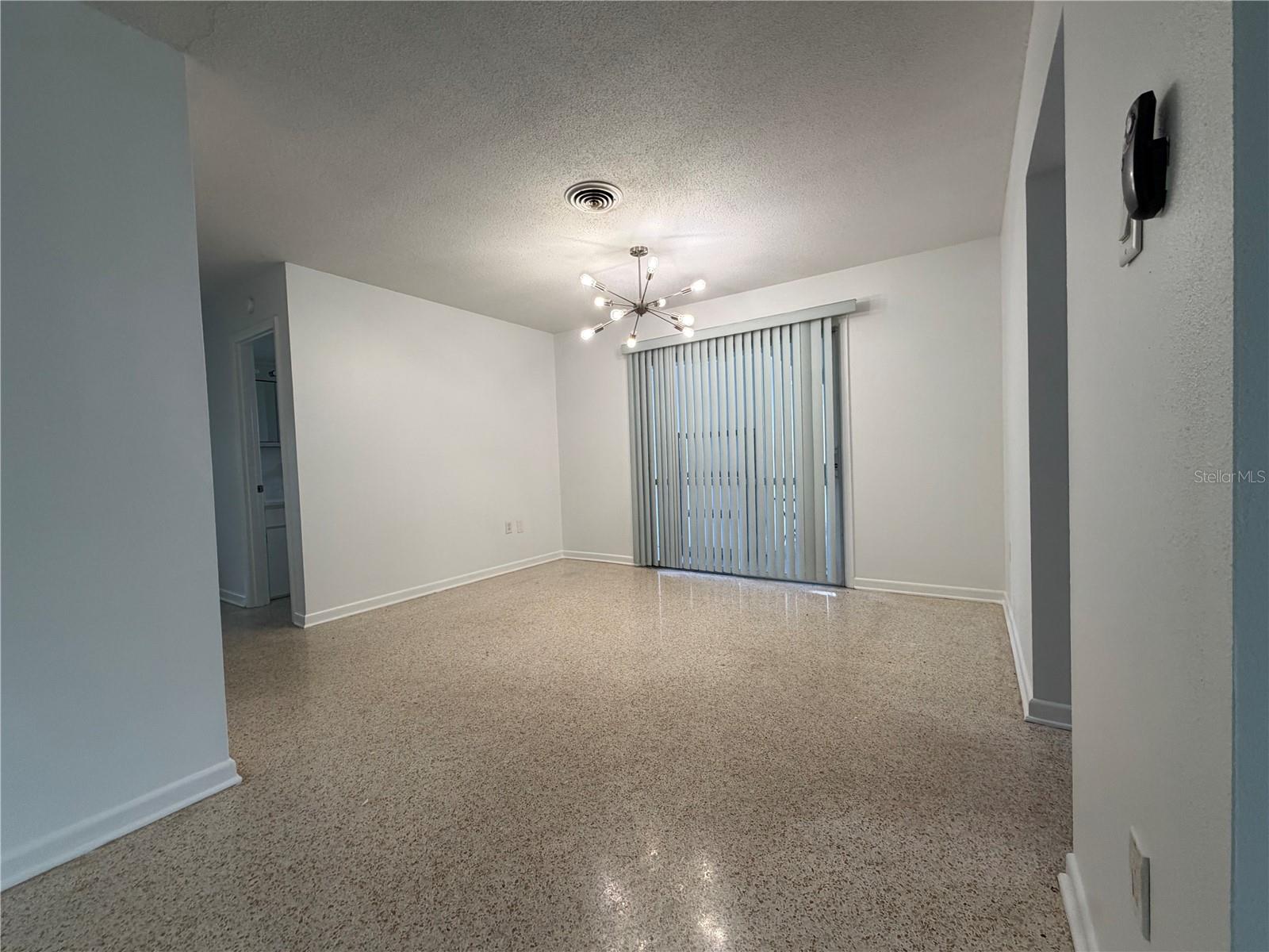 504 ADIRONDACK AVE — photo 4