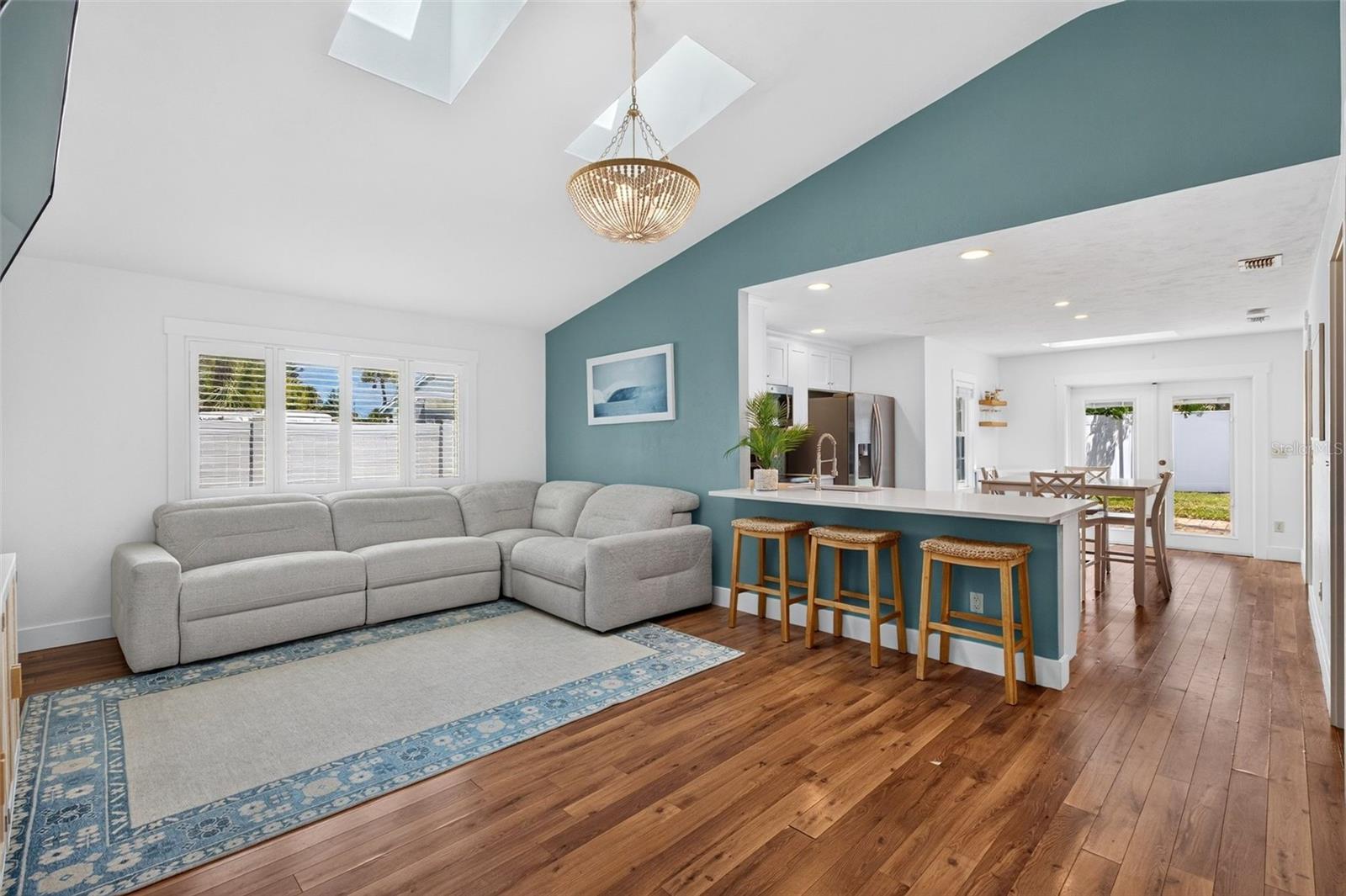 4713 MONTROSE AVE — photo 3