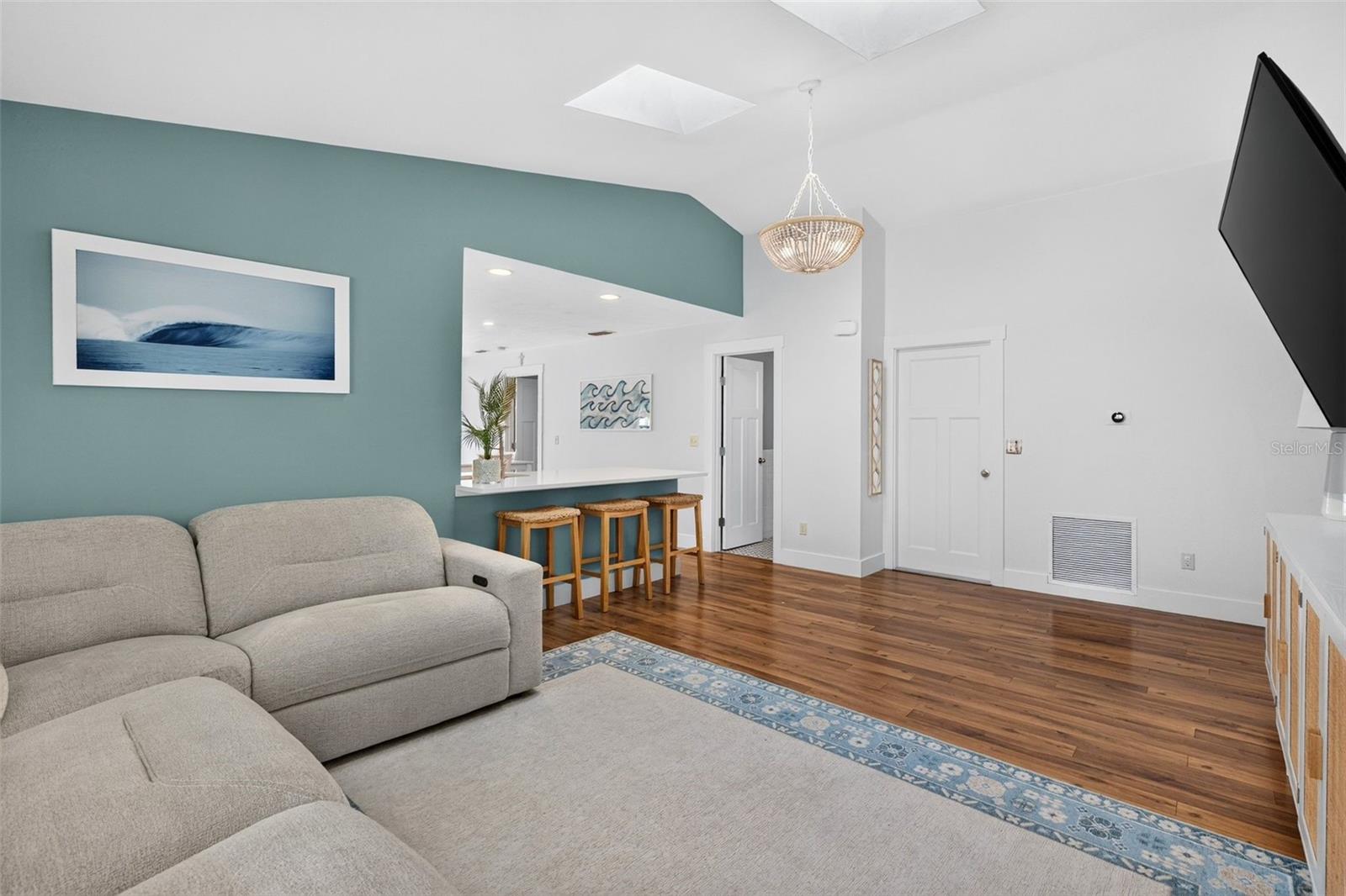 4713 MONTROSE AVE — photo 6