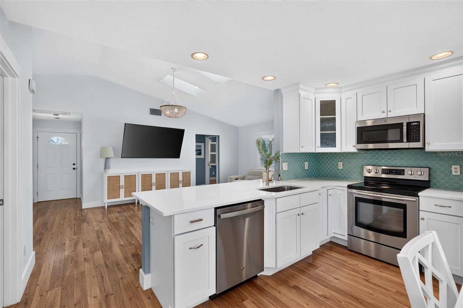 4713 MONTROSE AVE — photo 8