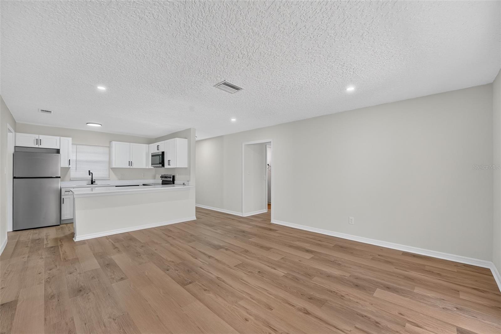 10810 GENEVIEVE ST — photo 7