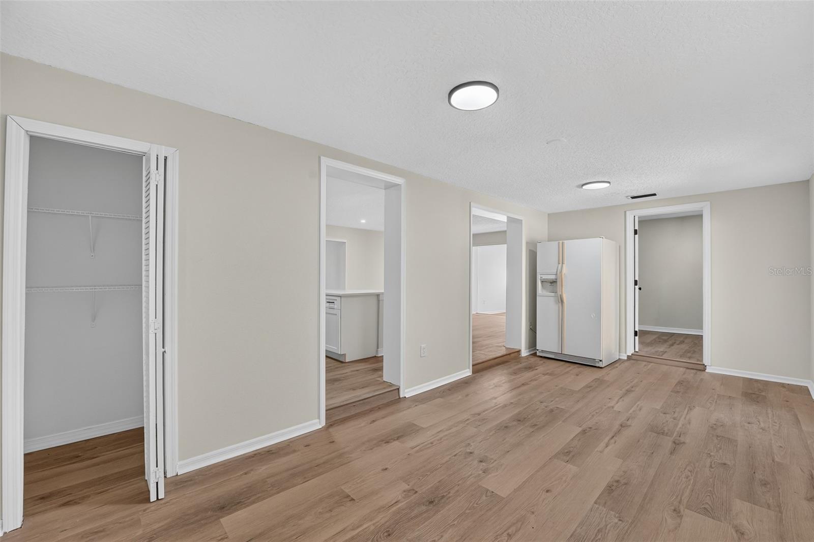 10810 GENEVIEVE ST — photo 10