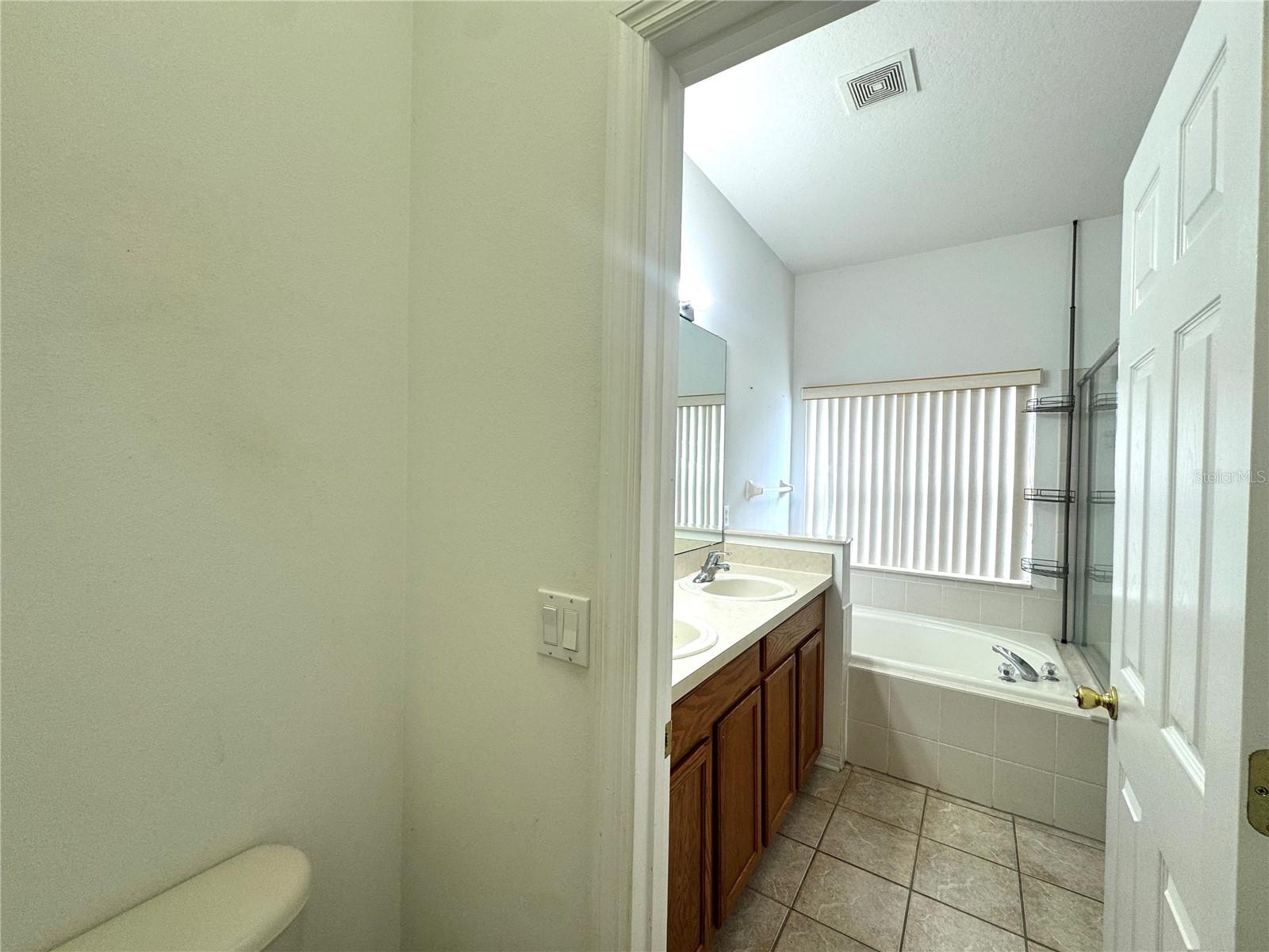 5716 PORT CONCORDE LN — photo 9
