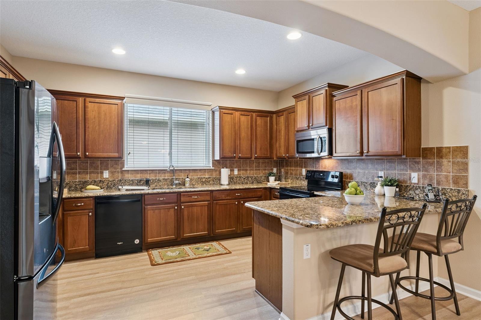 202 DRUMMOND LANE — photo 4