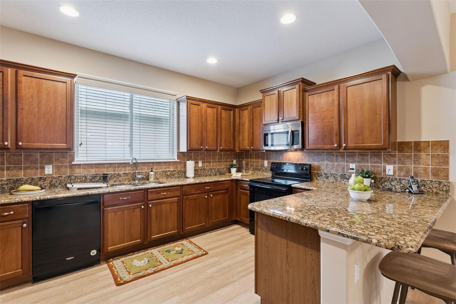 202 DRUMMOND LANE — photo 7