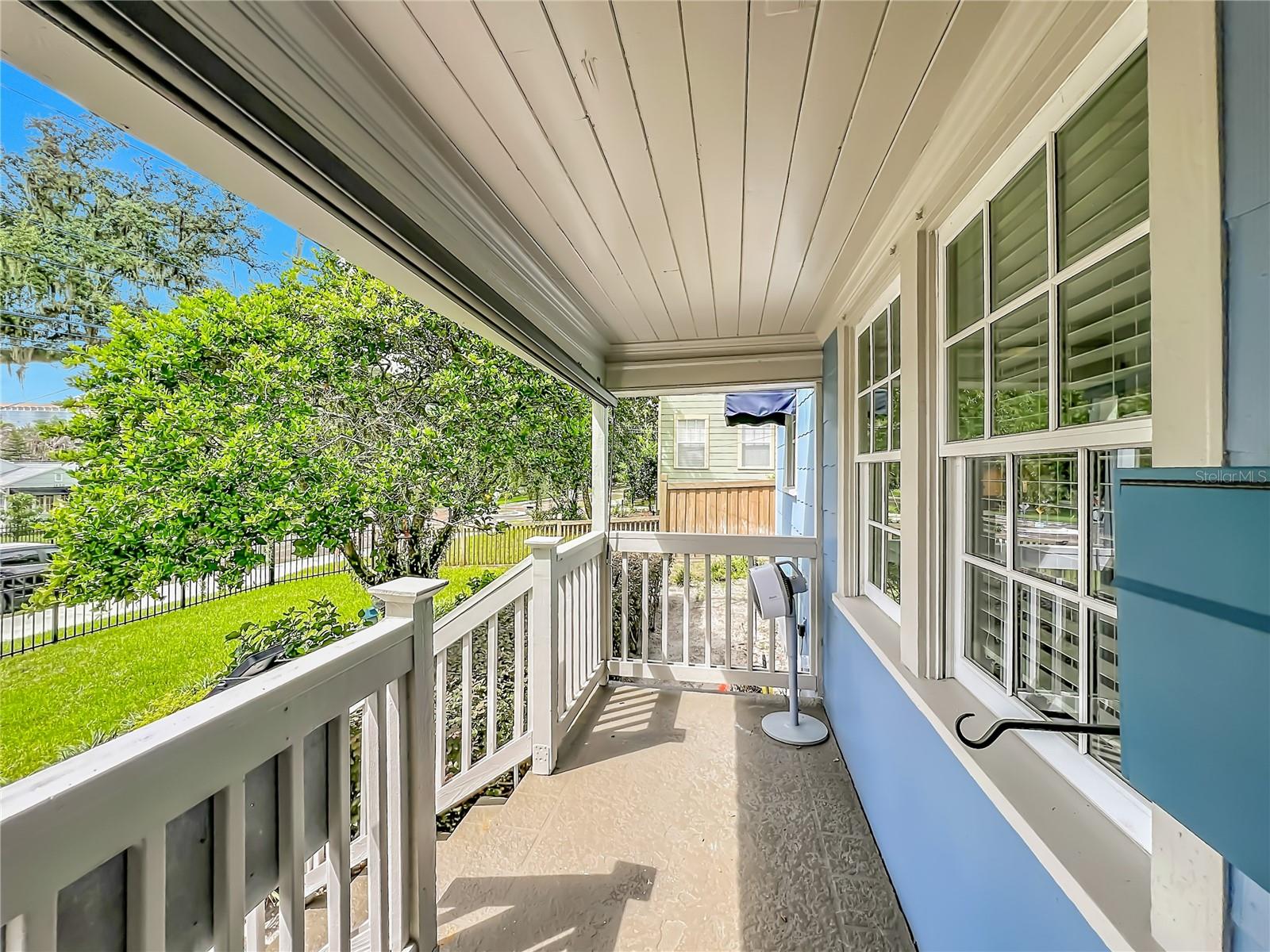 1607 DELANEY AVE — photo 4