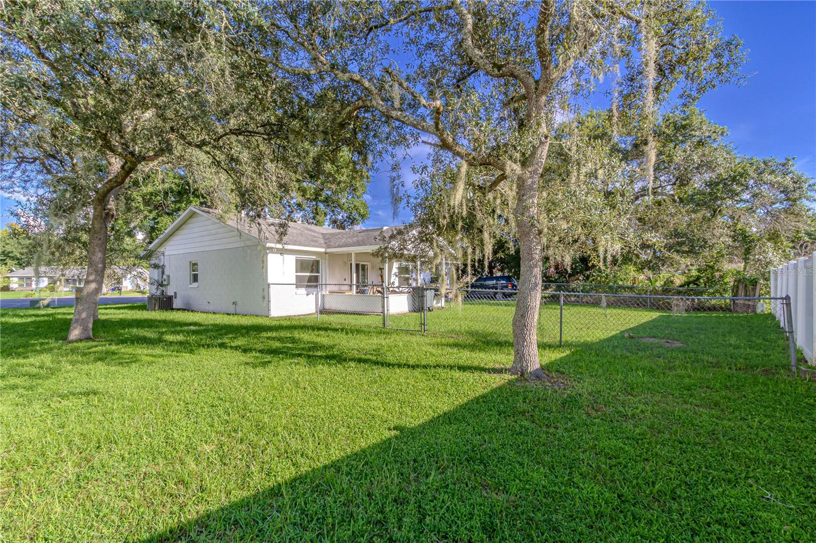 108 SUGAR MAPLE CT — photo 2