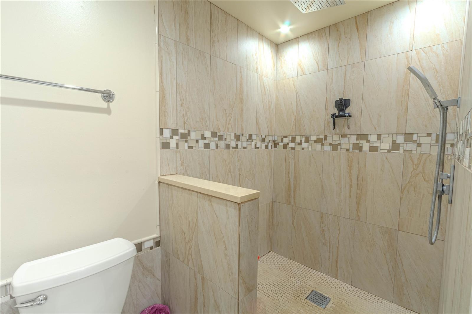 108 SUGAR MAPLE CT — photo 11