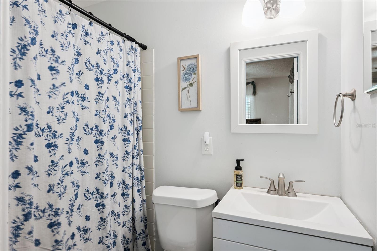 6316 HILLWOOD DR — photo 11