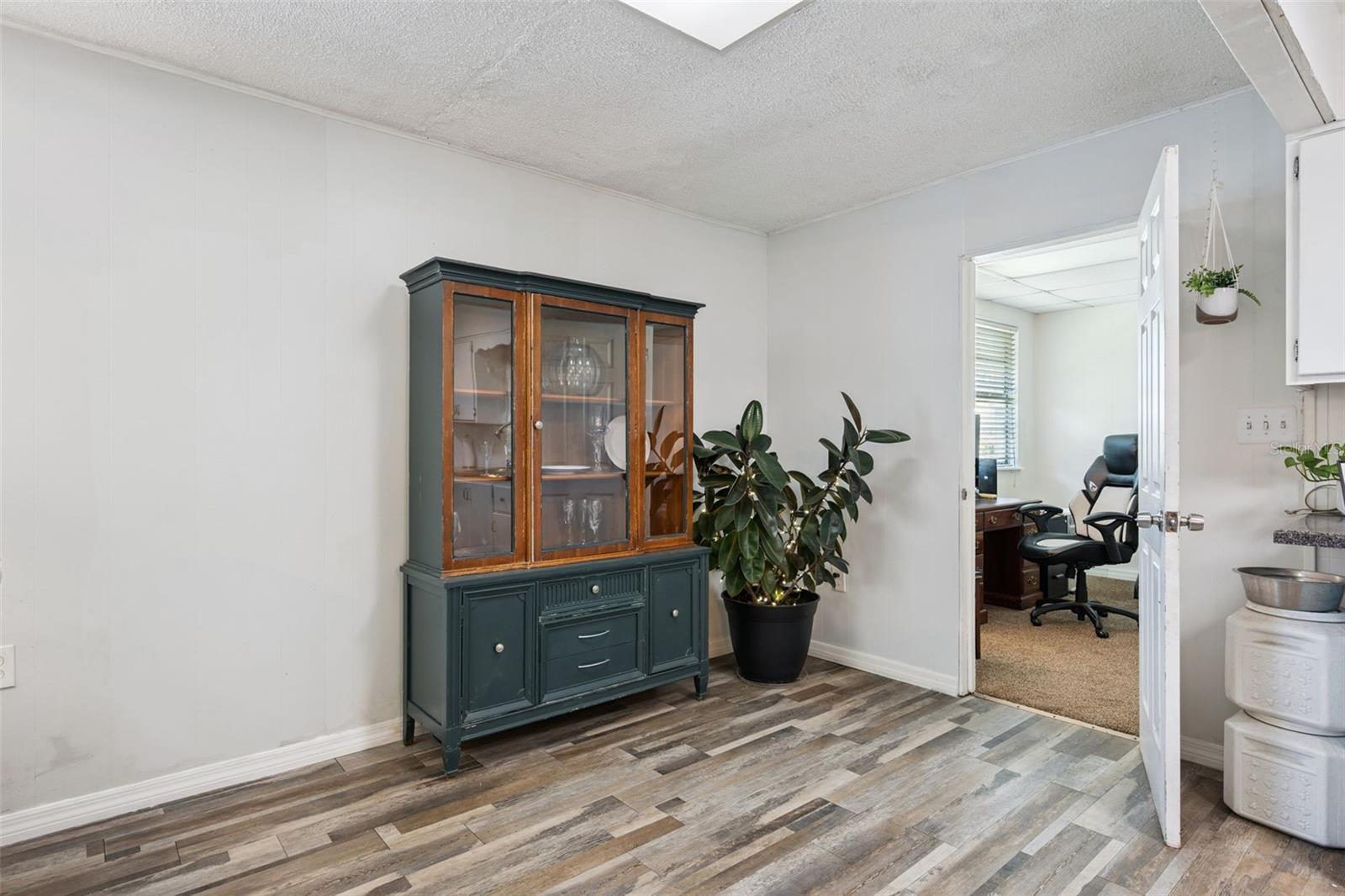 6316 HILLWOOD DR — photo 9