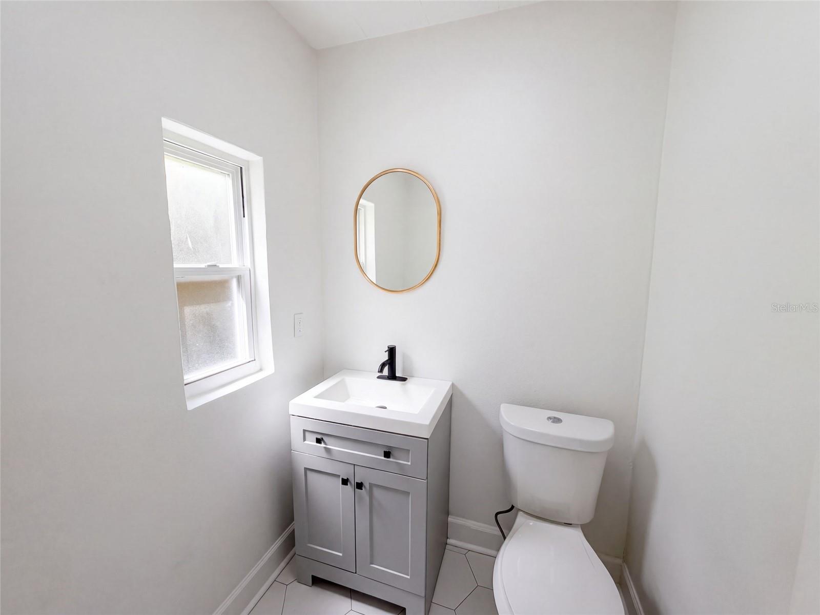 212 W HIAWATHA ST — photo 9