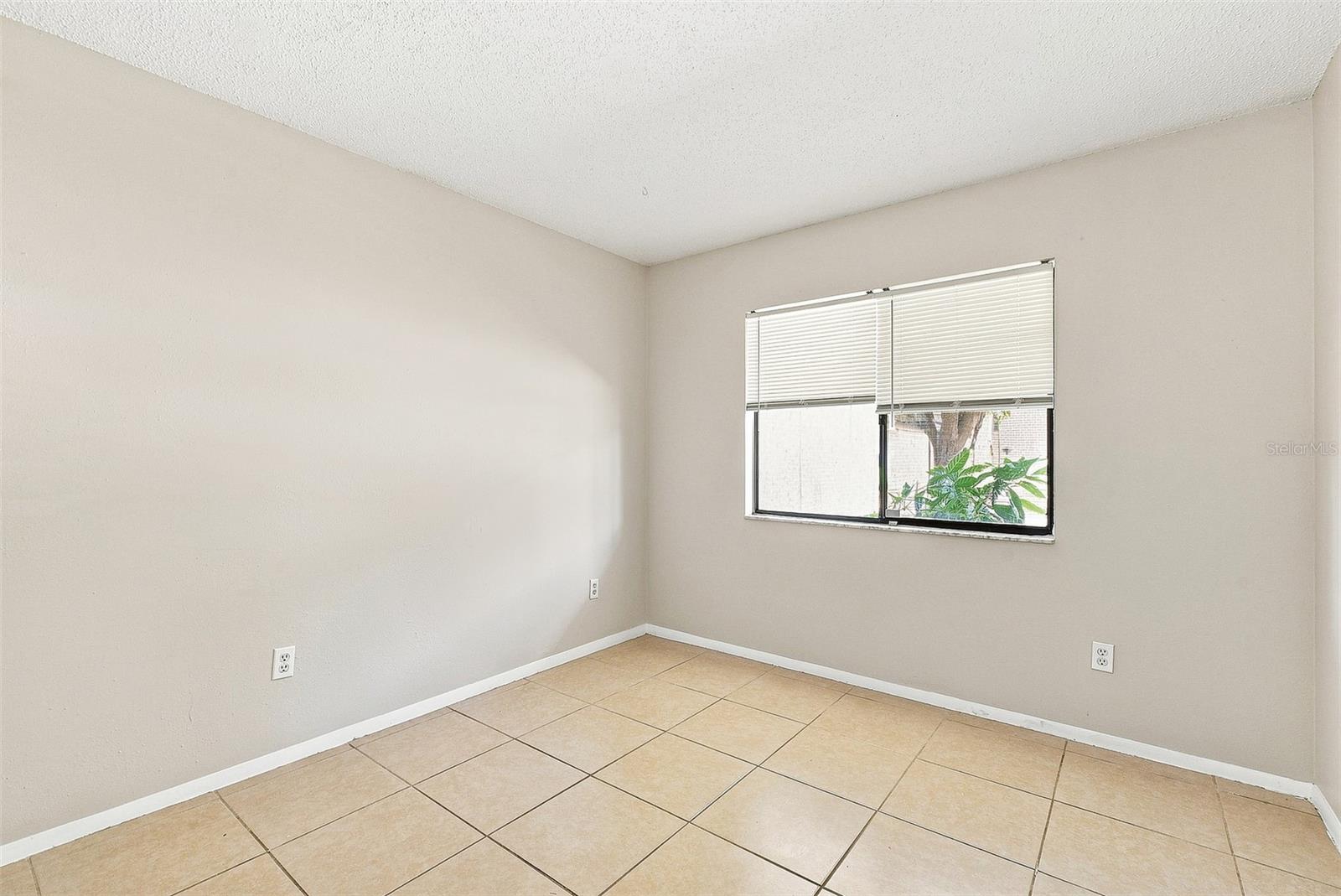 7720 LAKESIDE WOODS DR — photo 12