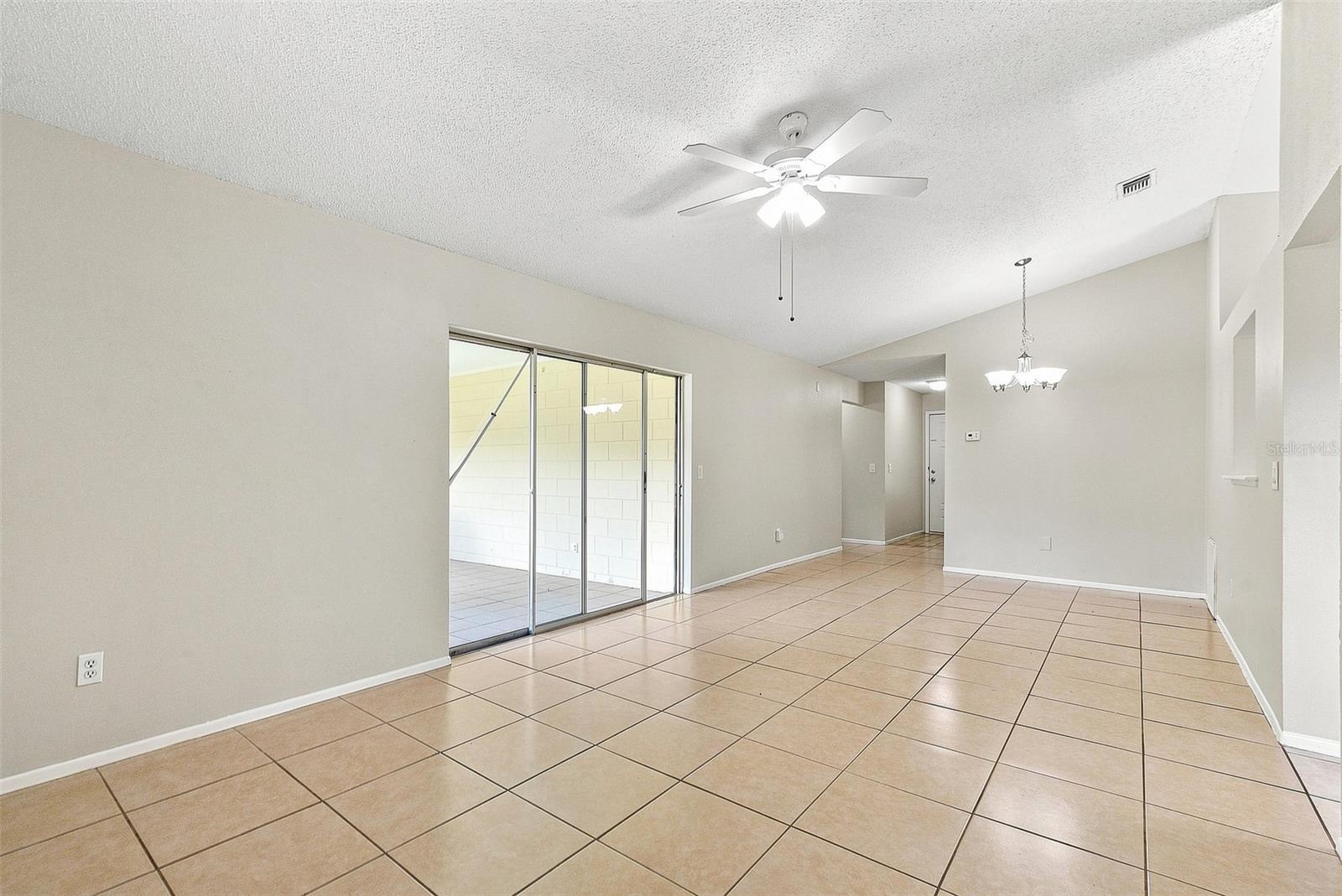 7720 LAKESIDE WOODS DR — photo 4