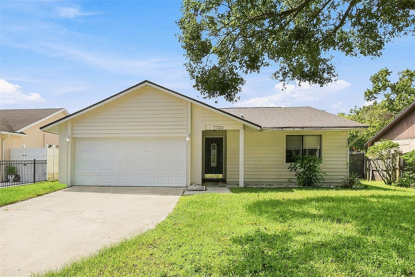 7720 LAKESIDE WOODS DR