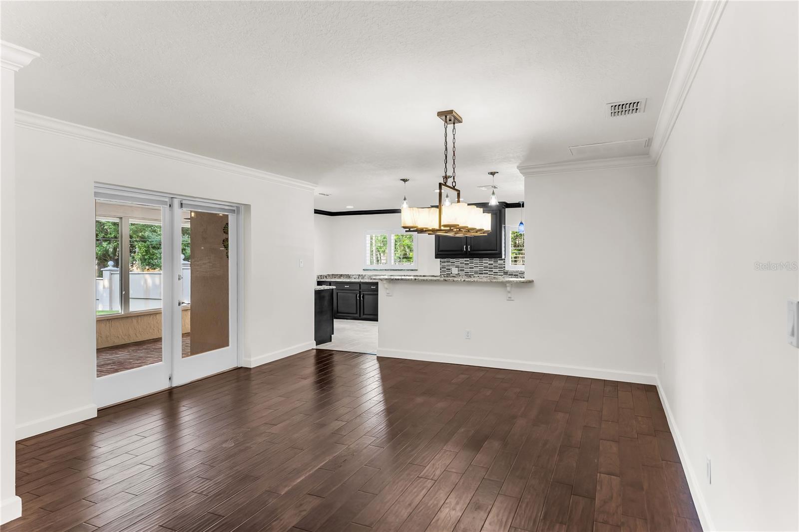 14 HOPKINS CIR — photo 8