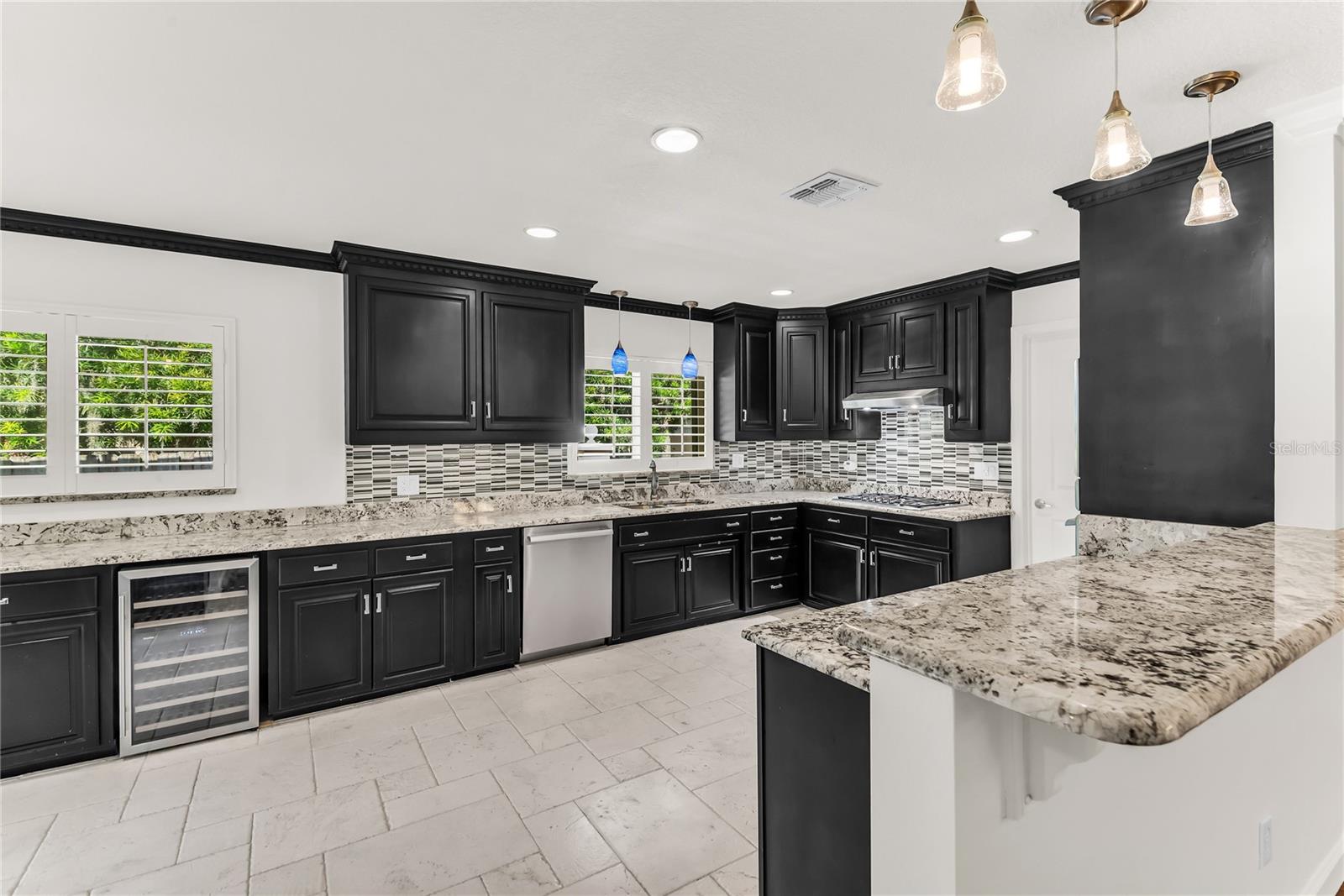 14 HOPKINS CIR — photo 9