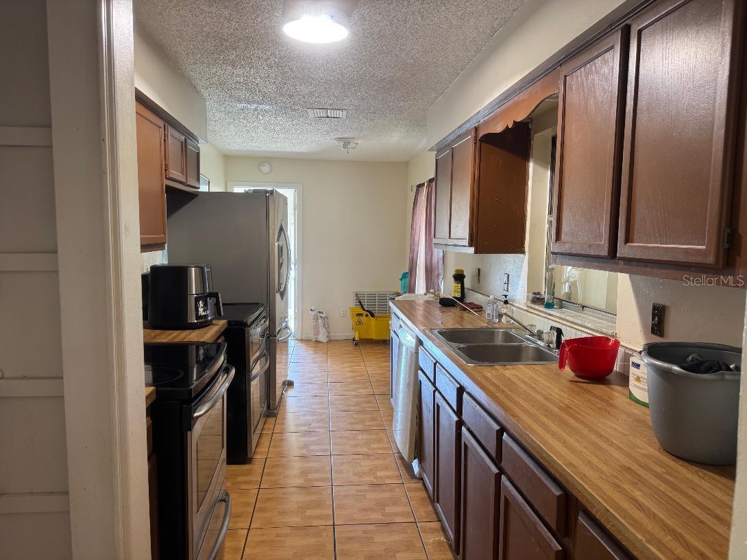 6439 UNDINE WAY — photo 4