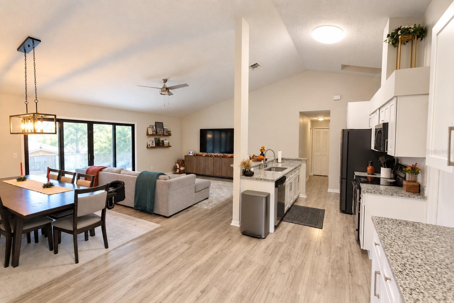 120 N ABERDEEN CIR — photo 9