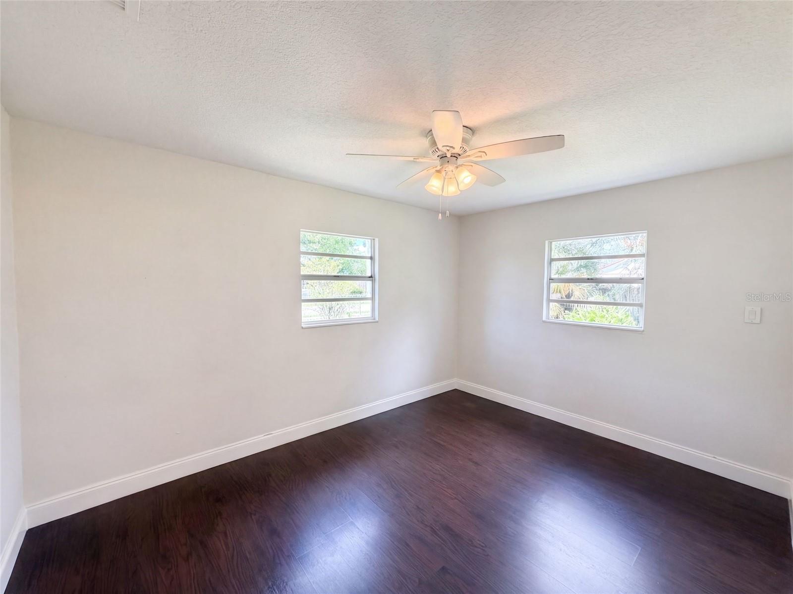 2406 E CURTIS ST — photo 4