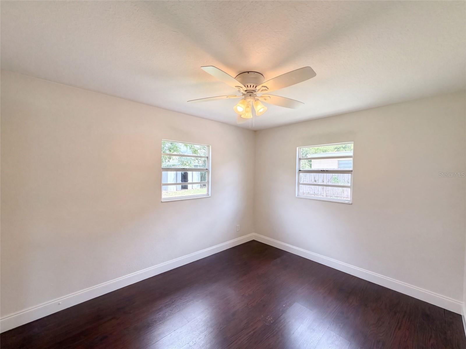 2406 E CURTIS ST — photo 8