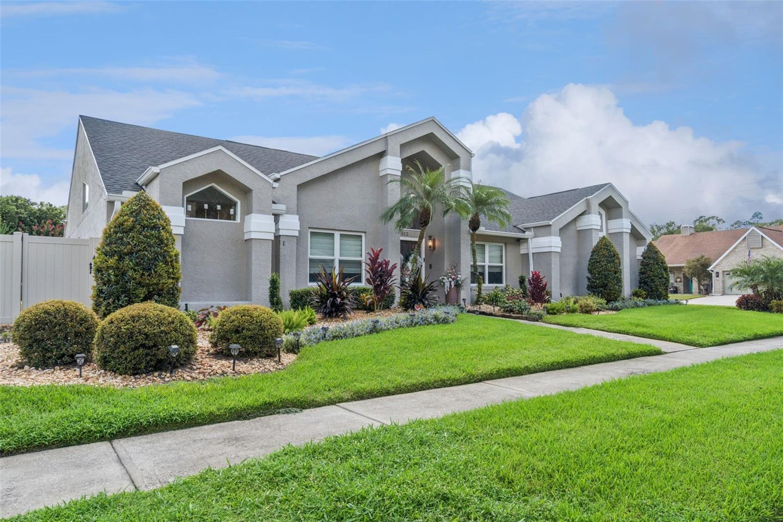 813 SILVERWOOD DR — photo 2