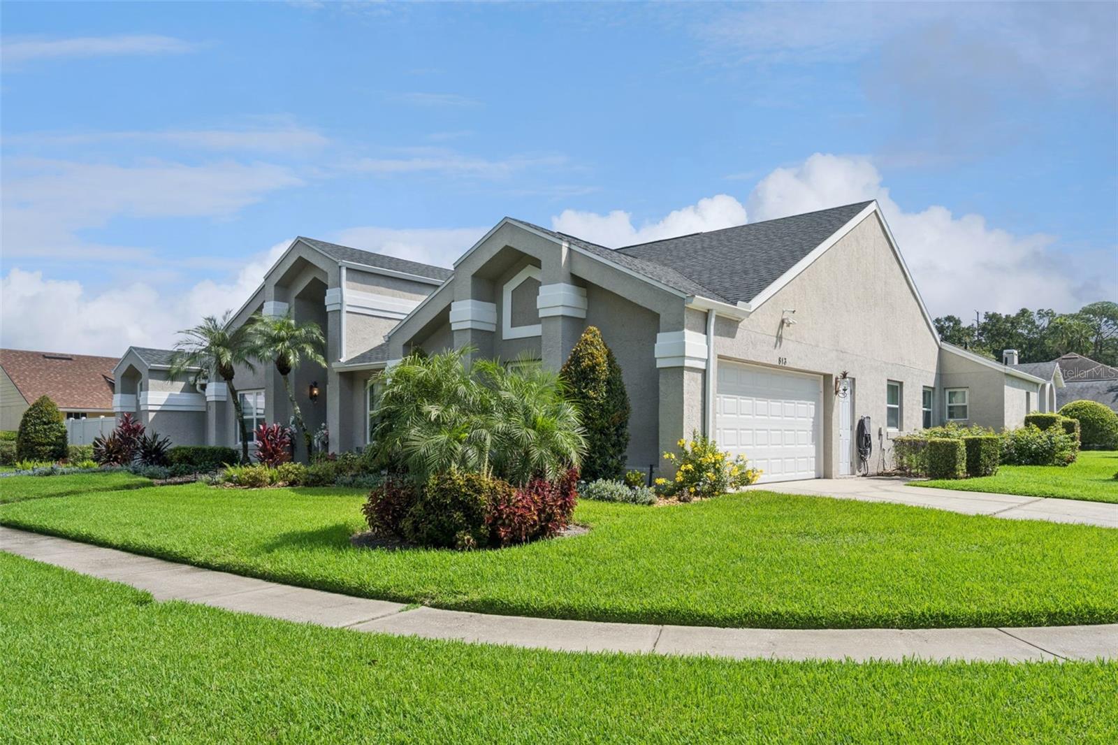 813 SILVERWOOD DR — photo 3