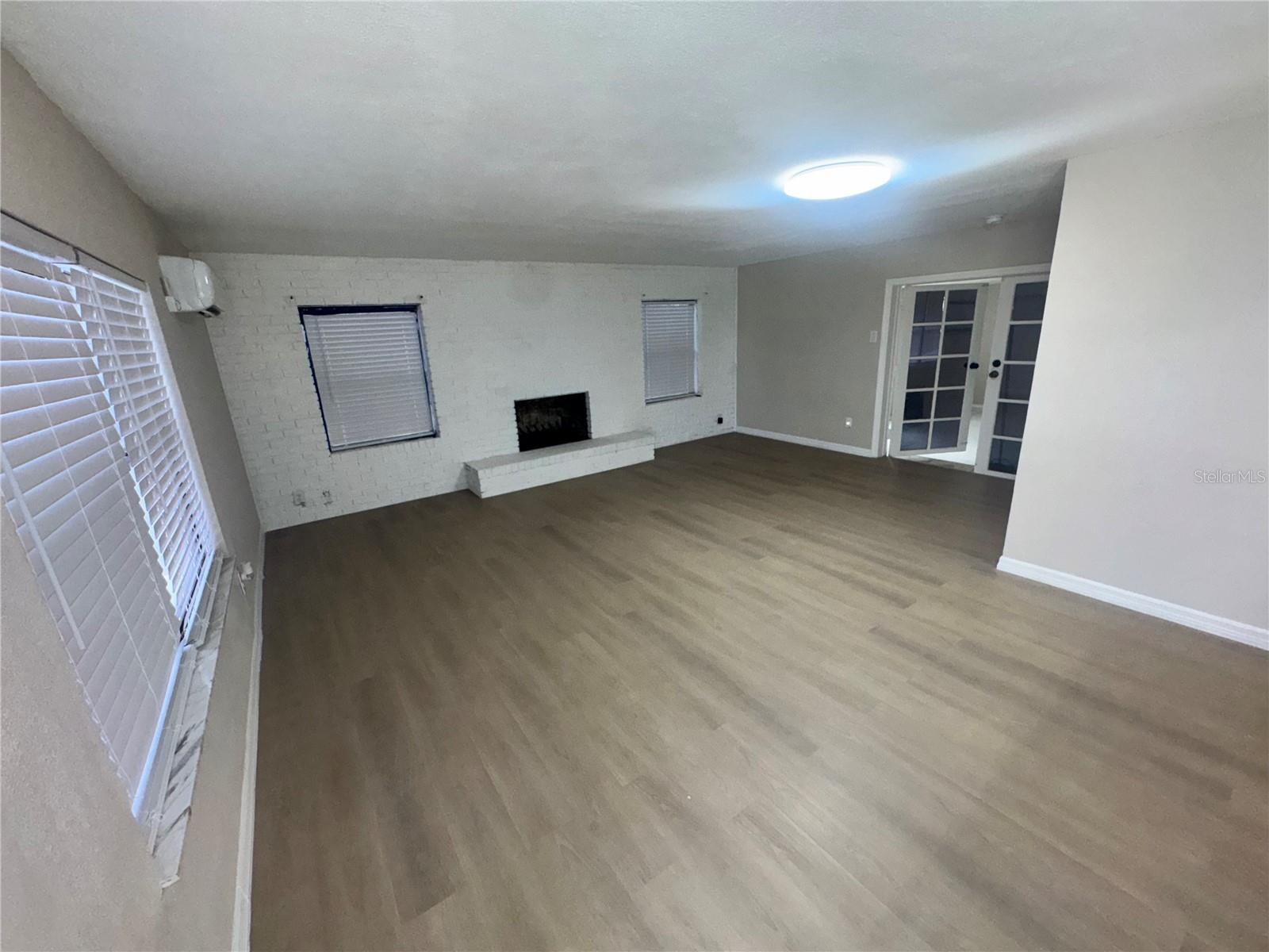 1111 ROMANO AVE — photo 4