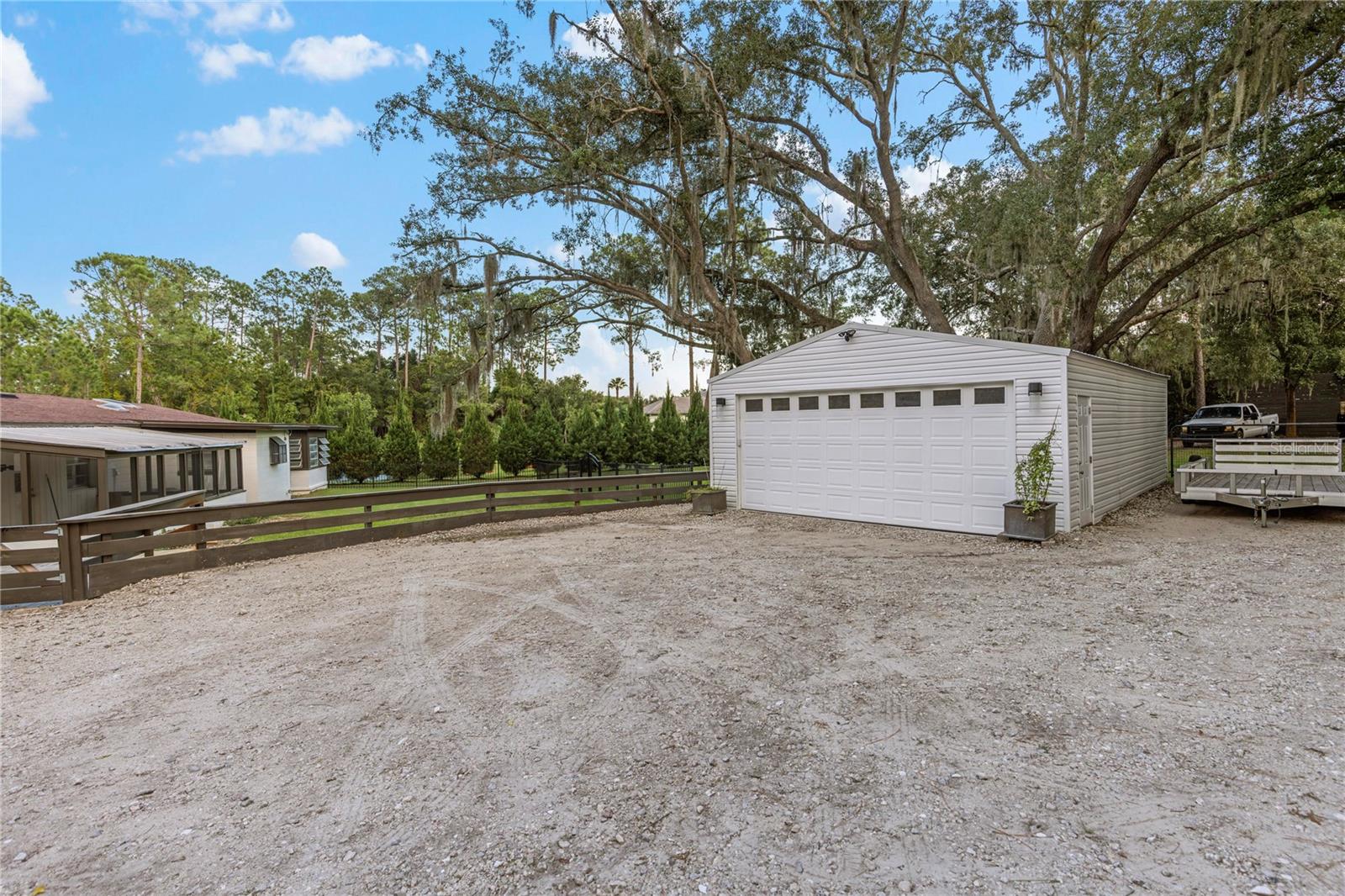 6697 MARKHAM RD — photo 4