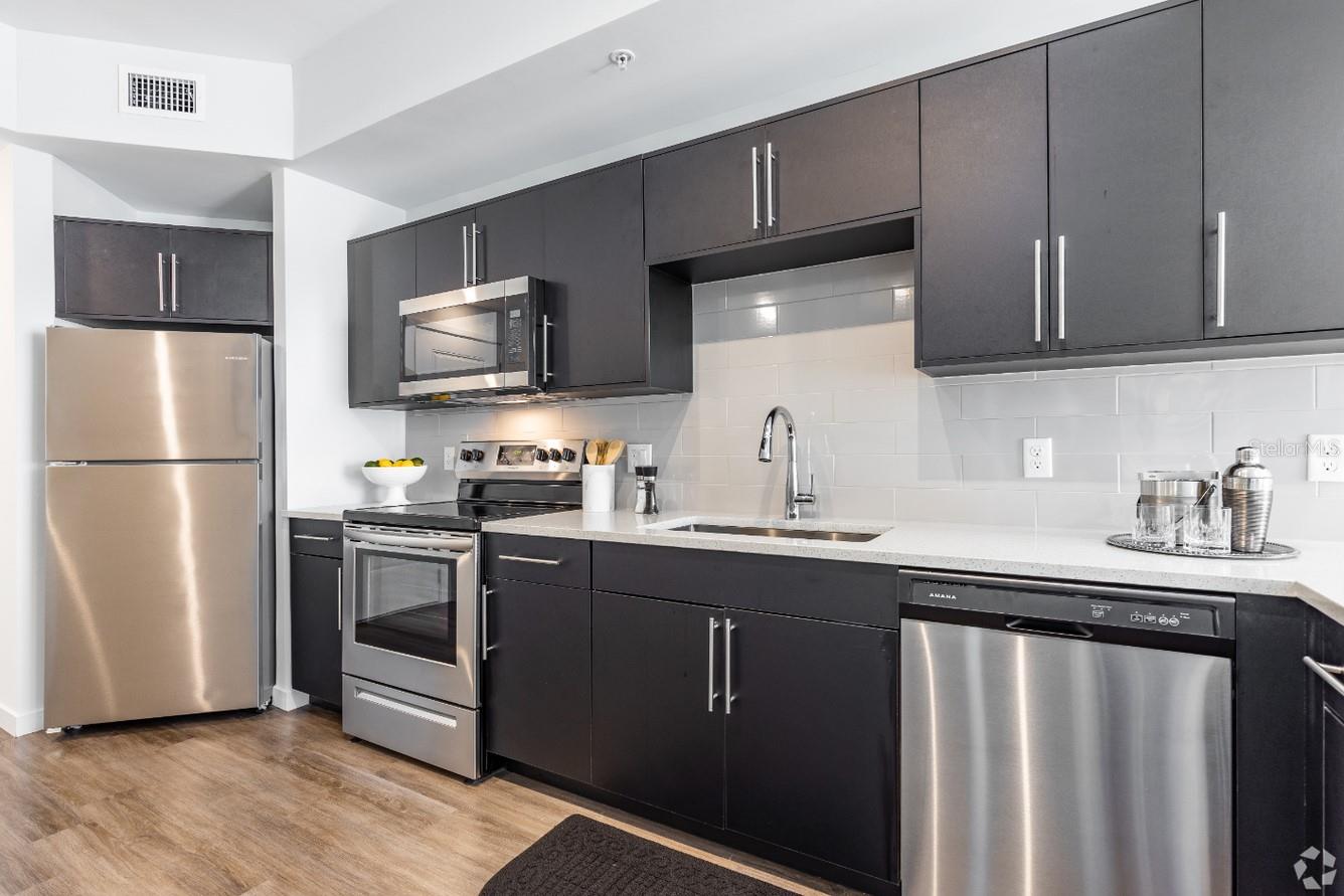 355 N ROSALIND AVE — photo 5