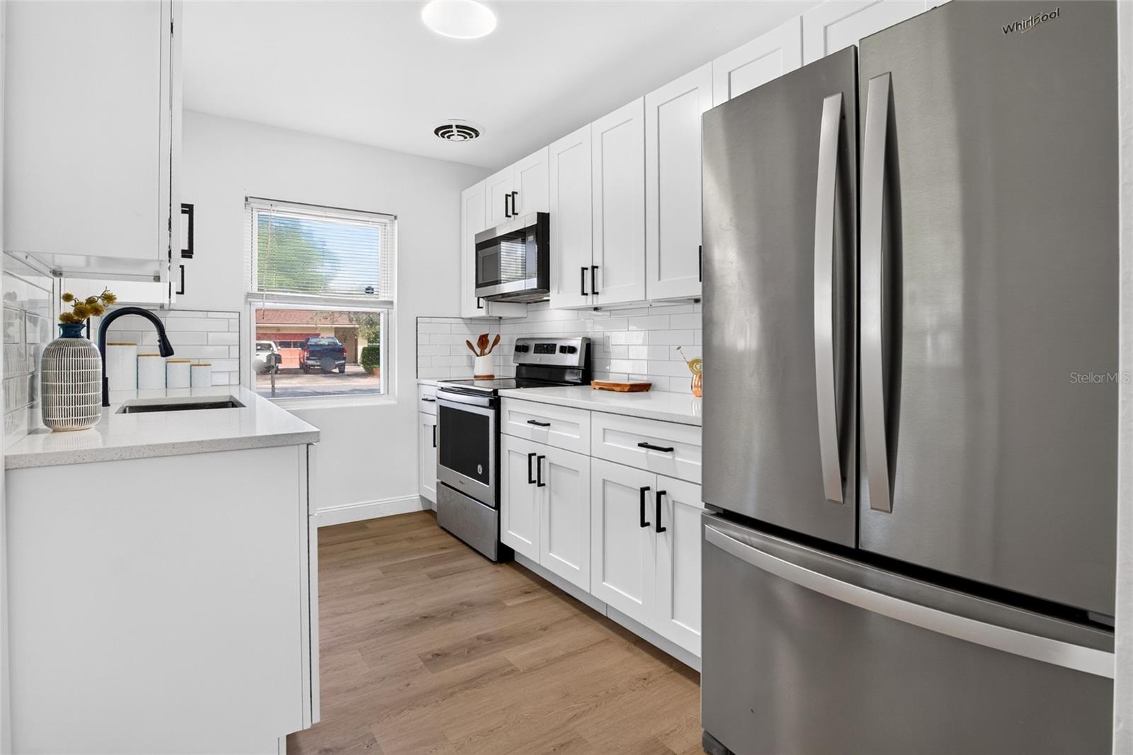 399 BETH DR — photo 11