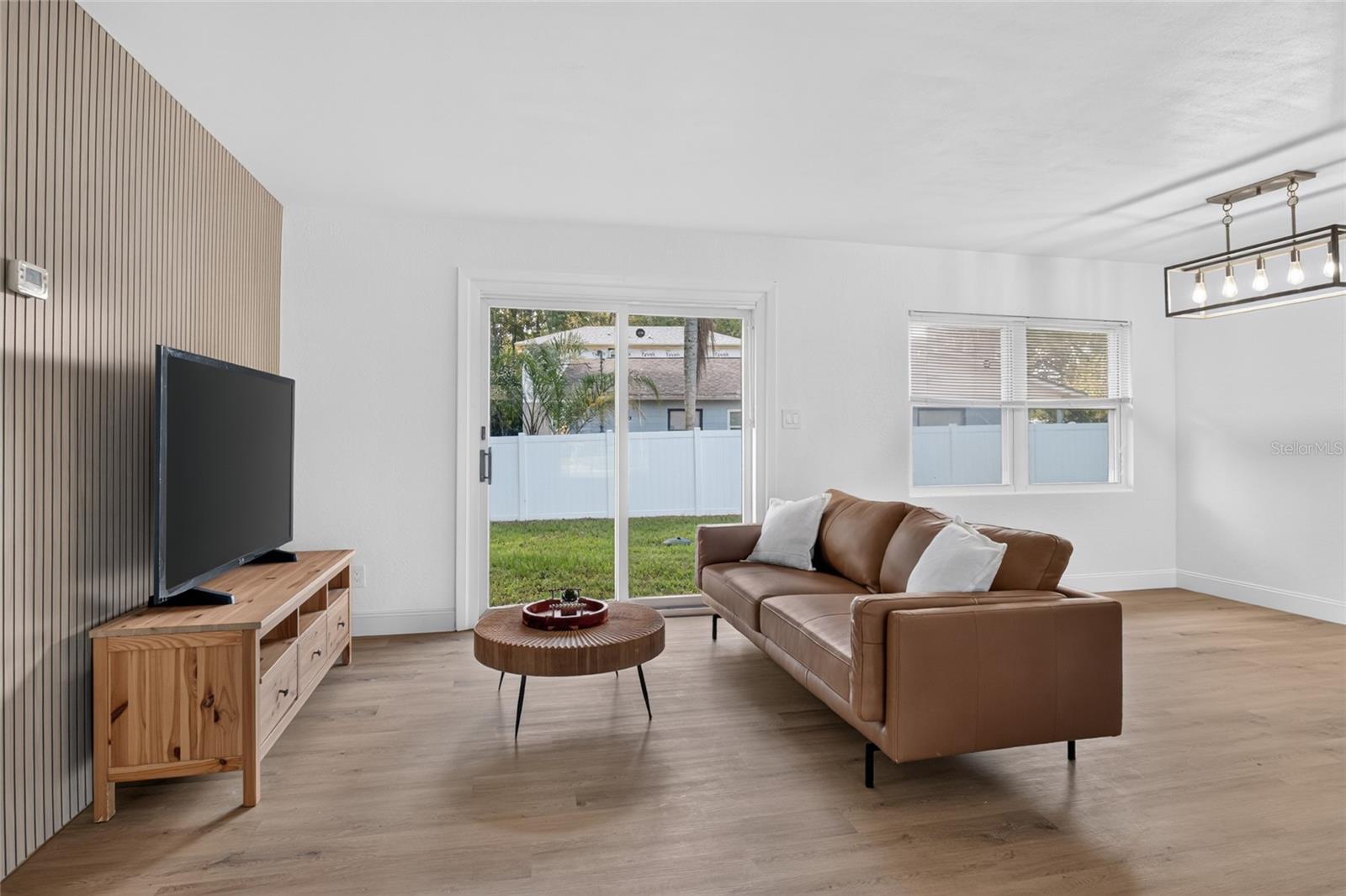 399 BETH DR — photo 6